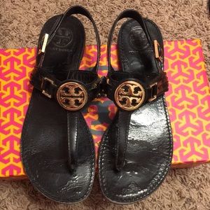 Tory burch thong sandals